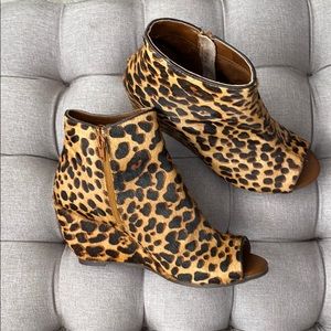 NWOB Naughty Monkey peep toe wedge bootie